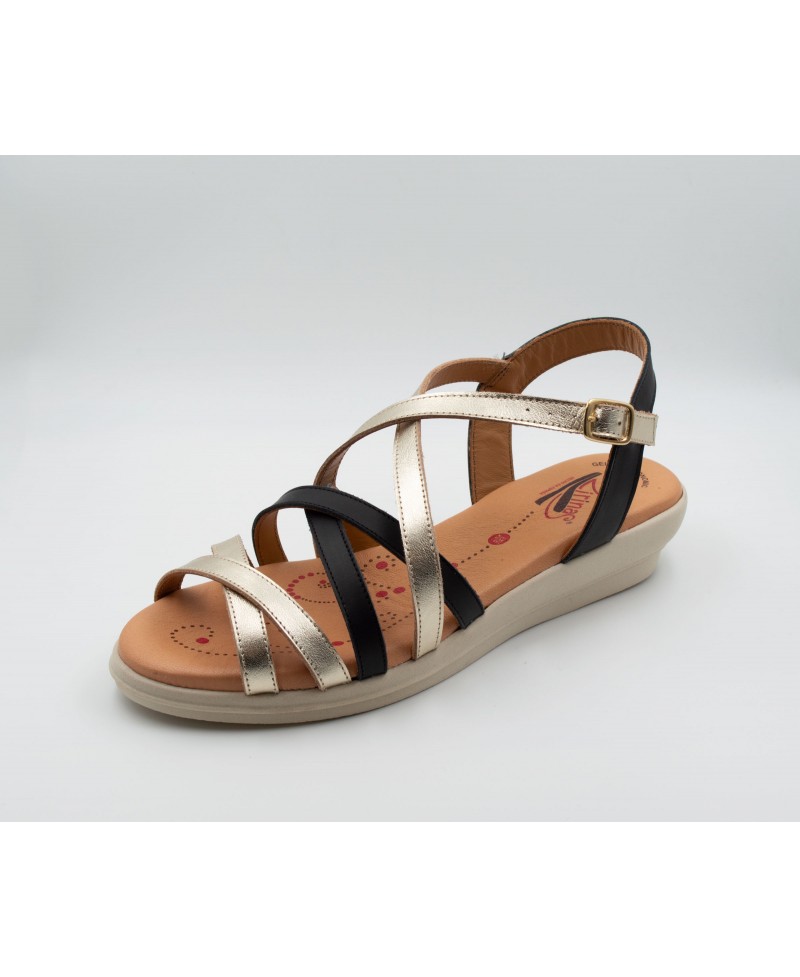 Leather zirinas with black...